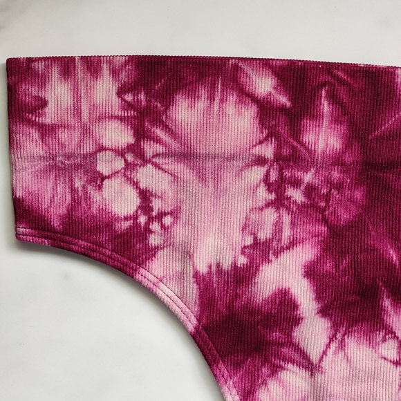 NWT JENNI SEAMLESS RIBBED HI-CUT THONG PANTY IN SIZE SMALL SPLASH TIEDYE - Picture 3 of 4